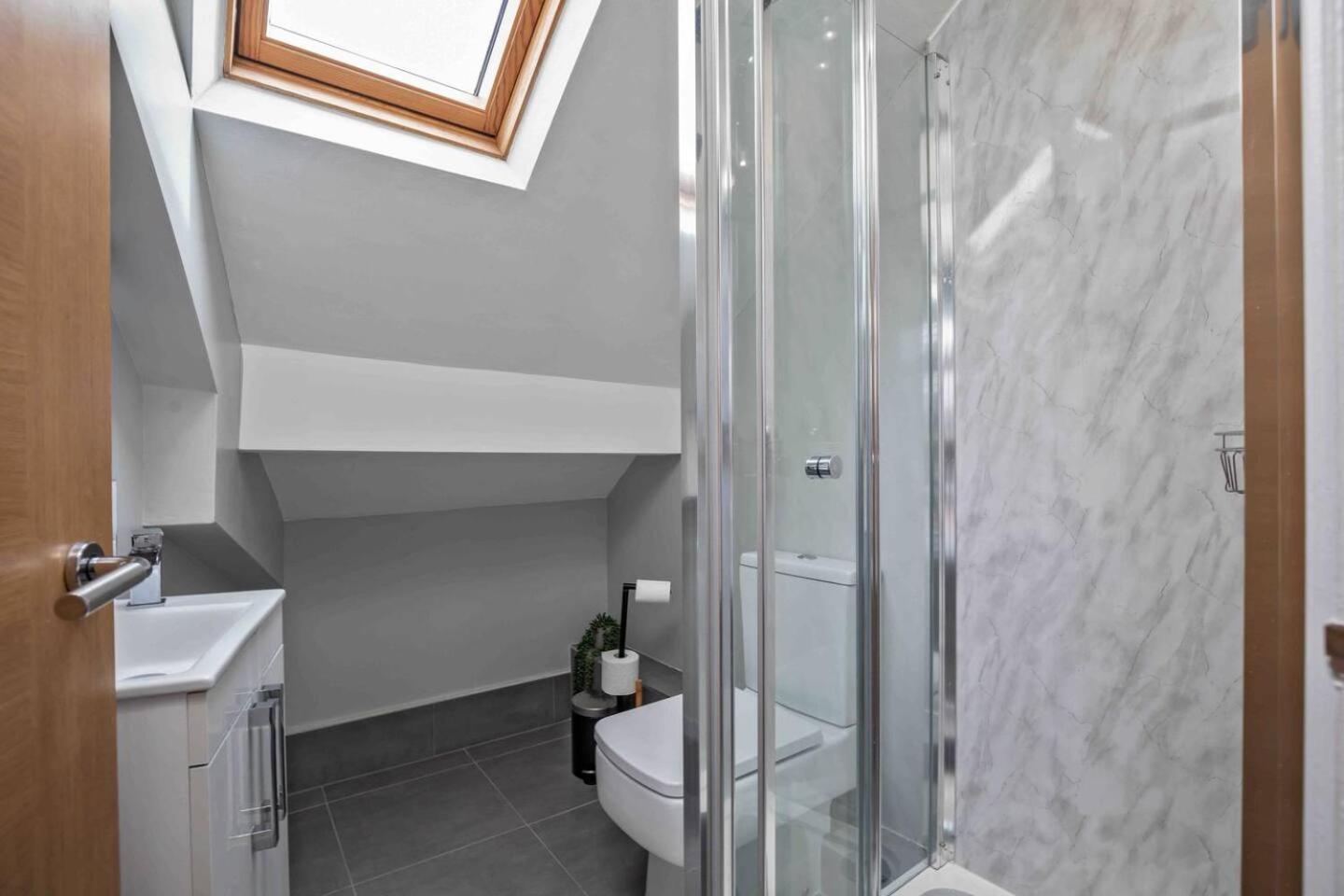 Stylish & Spacious 3 Bed Apartment With Parking شيفيلد المظهر الخارجي الصورة