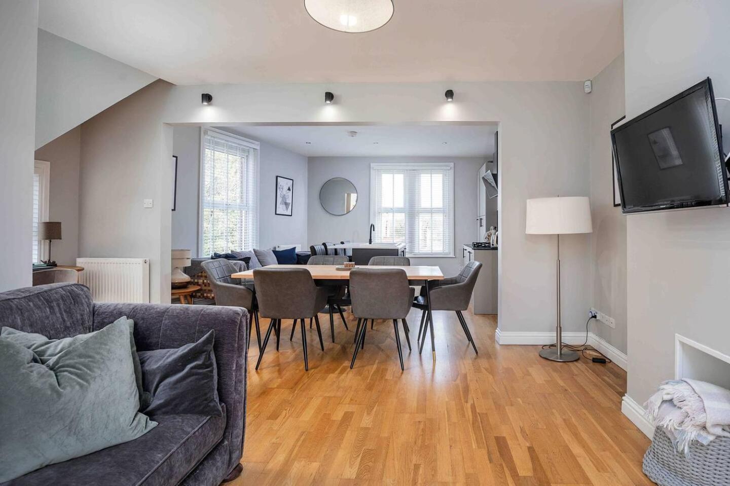 Stylish & Spacious 3 Bed Apartment With Parking شيفيلد المظهر الخارجي الصورة