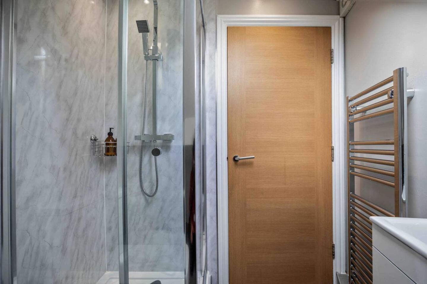 Stylish & Spacious 3 Bed Apartment With Parking شيفيلد المظهر الخارجي الصورة